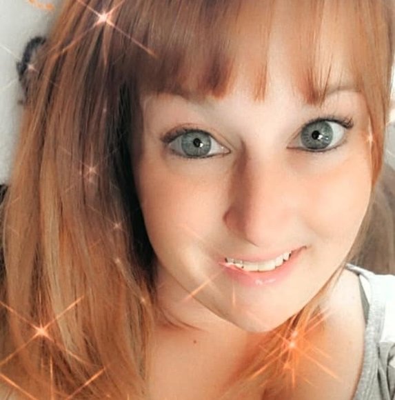 Meet your Posher, Cynthia - Picture 1 of 1